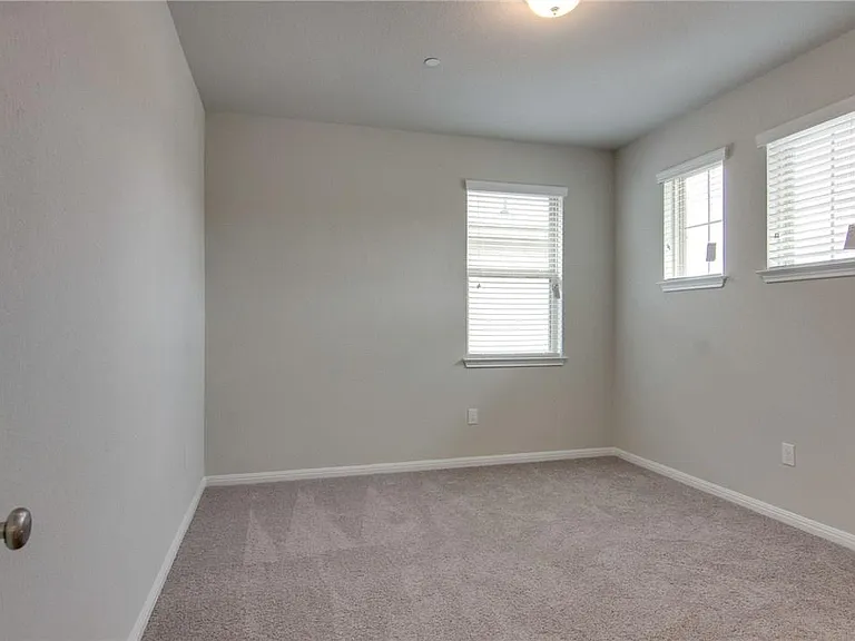 3240 E Whitestone Blvd #85 — Photo 31