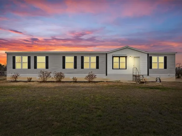 129 Christopher Dr, Eddy, TX 76524