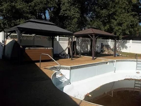 3rd image of 5720 Skylark Dr