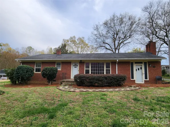 217 Saint John St, Dallas, NC 28034