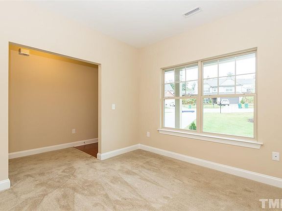 4th image of 73 Standing Oaks Ln