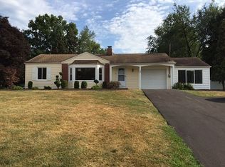 726 E Warner Rd, Akron, OH 44319