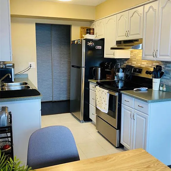 150 Park St W #1505 — Photo 4