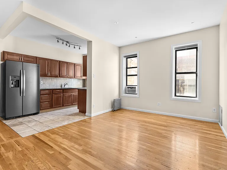 1016 Union St #2H — Photo 2
