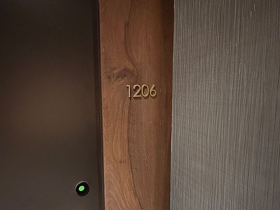 5th image of 39 Mary St #1206