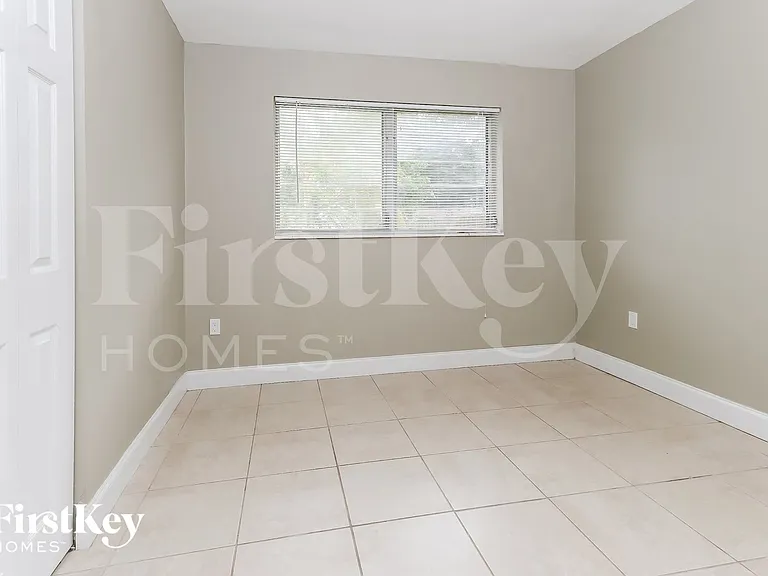 314 NW 49th Ave — Photo 11