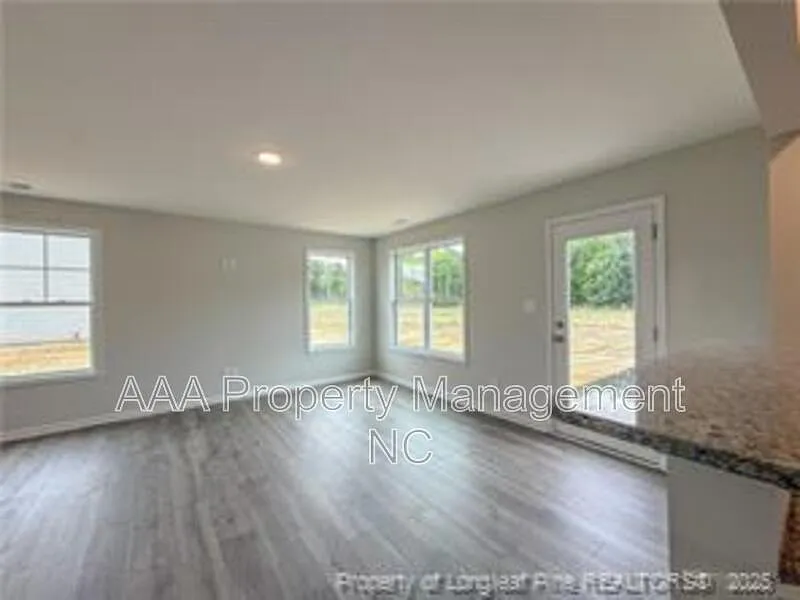 203 Guard Ln — Photo 4