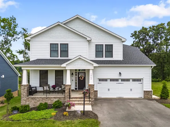 1042 Round Meadow Dr, Christiansburg, VA 24073
