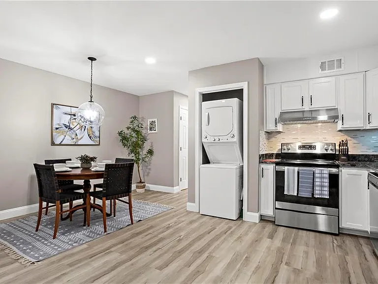 5750 Old Gordon Rd — Photo 15