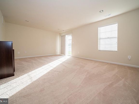 5th image of 11175 Southport Pl