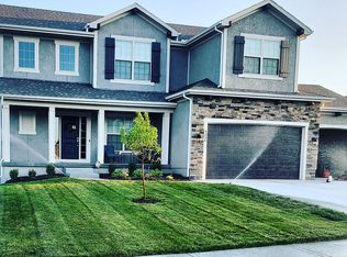 4256 SW Stoney Brook Dr, Lees Summit, MO 64082