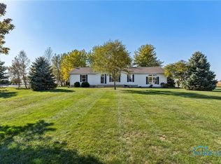 11437 Roundhead Rd, Custar, OH 43511