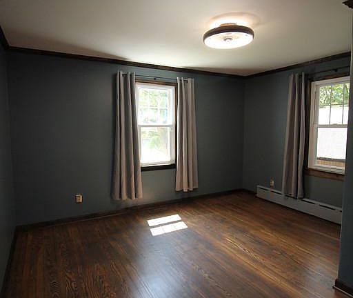 5th image of 308 Pine St
