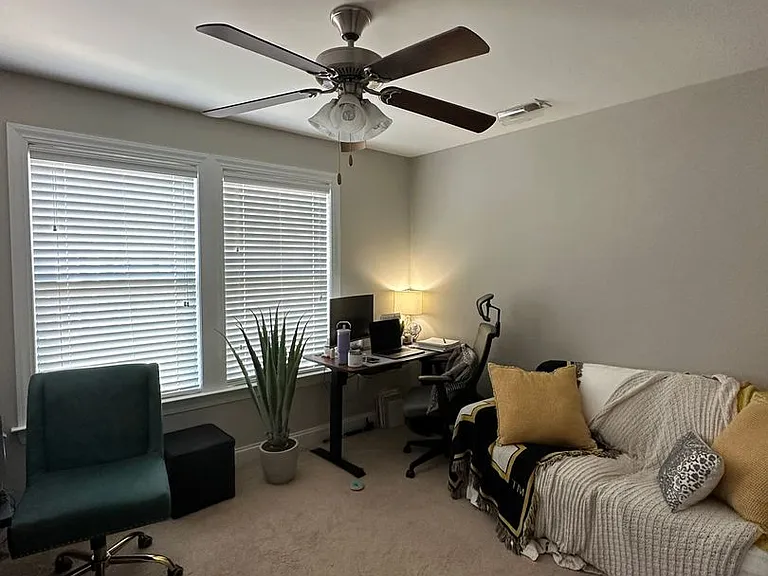 4248 Scharite St — Photo 10