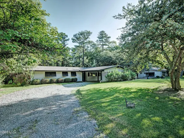 1686 Winchester St, Jackson, MS 39211