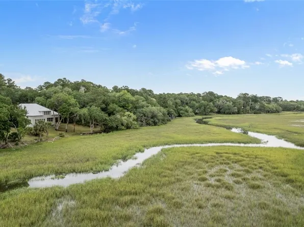 1111 Crum Creek Ln SE, Darien, GA 31305