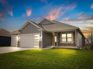 508 Whitetail Ct, Smithville, MO 64089