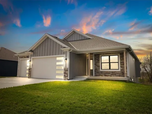 508 Whitetail Ct, Smithville, MO 64089