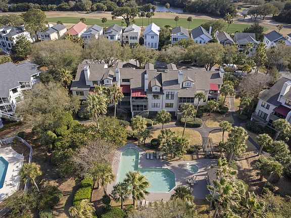 3rd image of 401 Yacht Harbor Ct