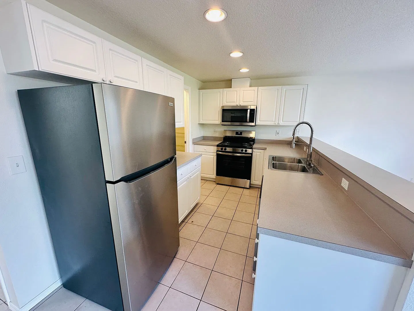 Charming Salmon Creek Duplex — Photo 4