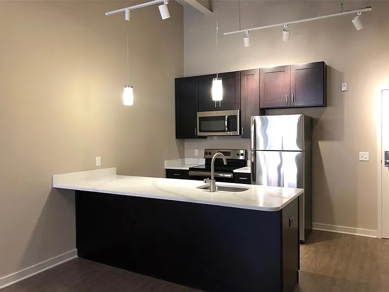 124 W Union Blvd #103 — Photo 2