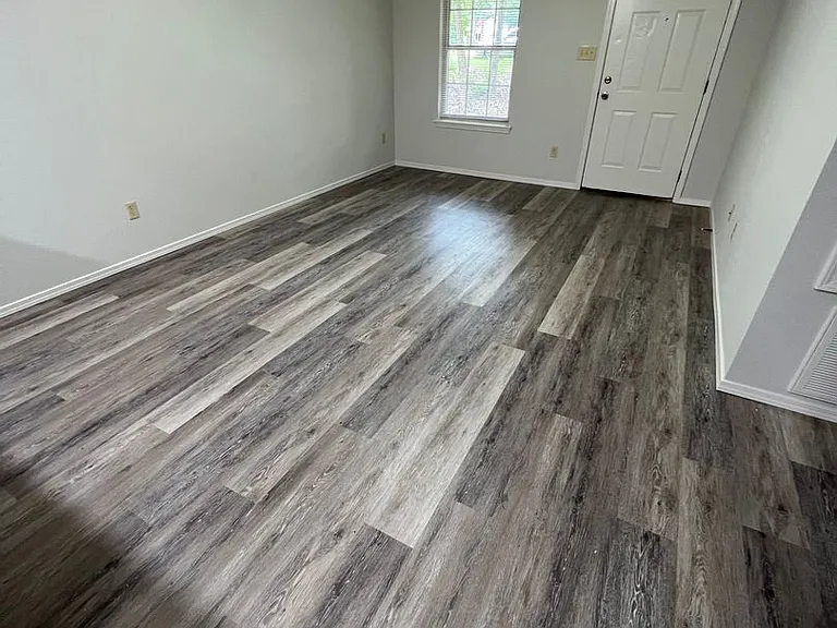 1409 Poplar St — Photo 6