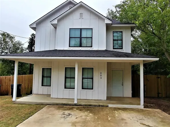 203 Foch St, Bryan, TX 77801