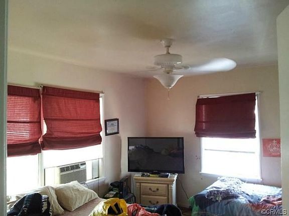 5th image of 15532 Dumont Ave