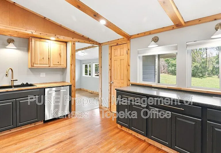 1746 NW 39th St — Photo 13
