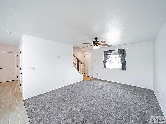 3rd image of 3044 Janessa Ln