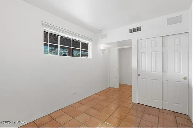1308 E Spring St — Photo 21
