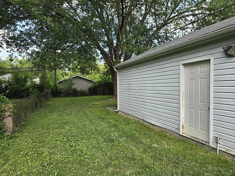 15126 Oldham St — Photo 13