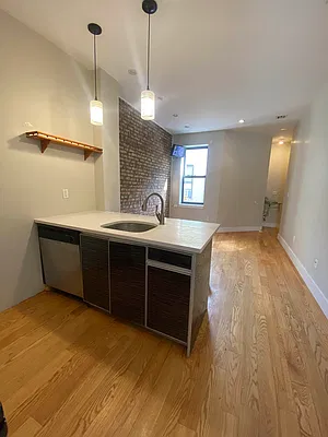 Rented by Hagstrom Management Inc | media 4