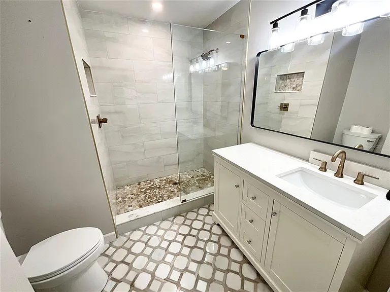 2468 Gulfbreeze Cir — Photo 24