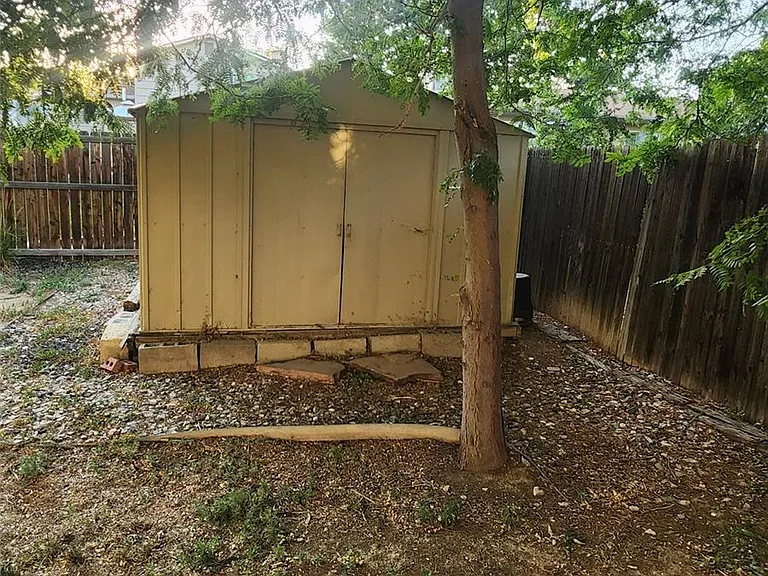 9225 Clermont Dr — Photo 35