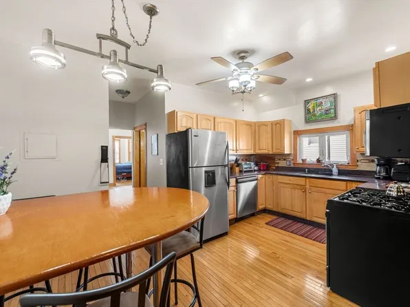 171 Hichborn St APT 2L, Revere, MA 02151