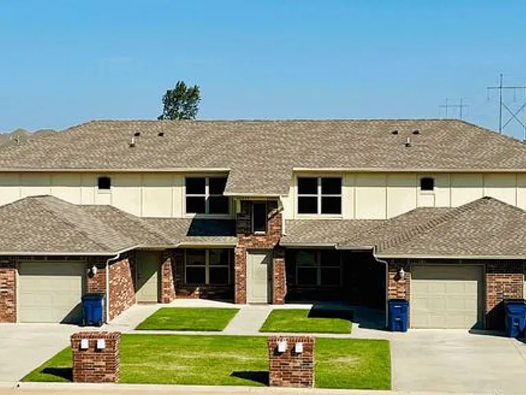 Prairie Breeze Townhomes — Photo 9