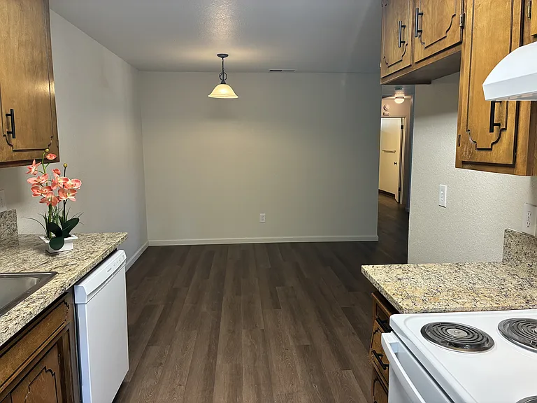 2028 Kruger Dr — Photo 3