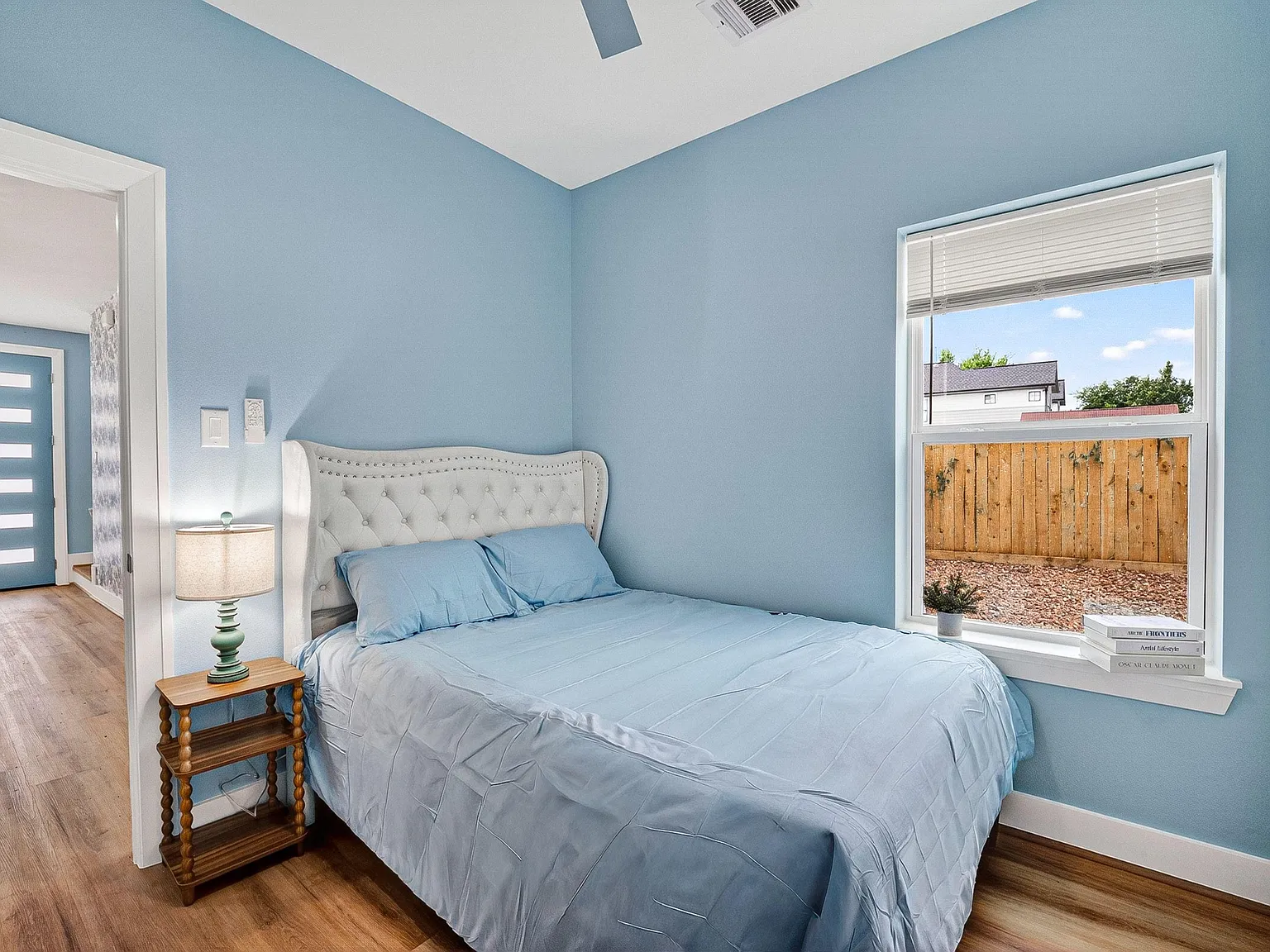4 bed, 10.0 bath, 2414 sqft, $1,252 — Photo 3