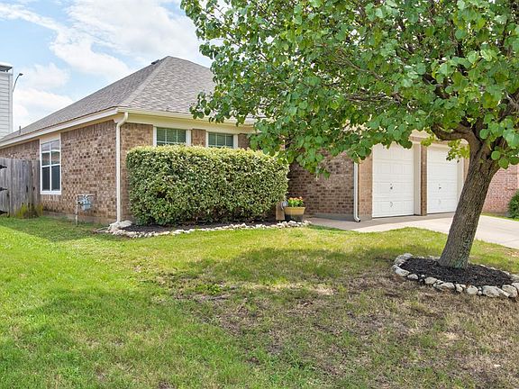 2nd image of 4505 Shady Hollow Dr