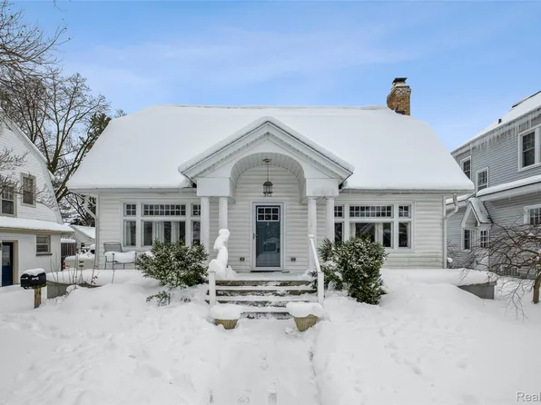 302 Hobart St SE, Grand Rapids, MI 49507