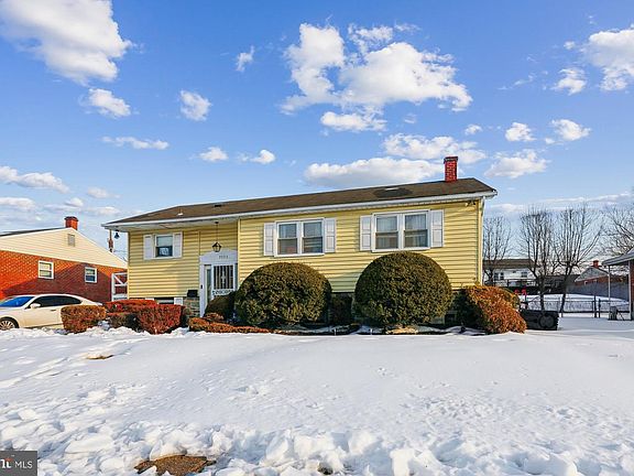 2nd image of 3723 Eastman Rd