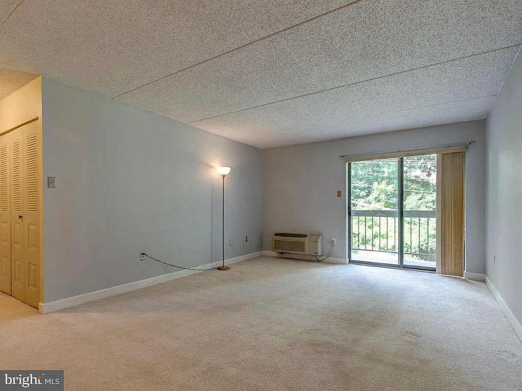 2 bed, 2.0 bath, 1083 sqft, $2,400 — Photo 4