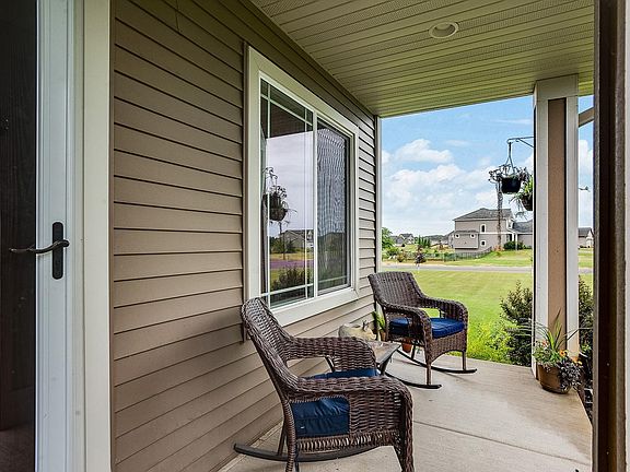 4th image of 24380 Holm Oak Ave N