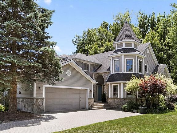 2nd image of 559 Gold Coast Dr