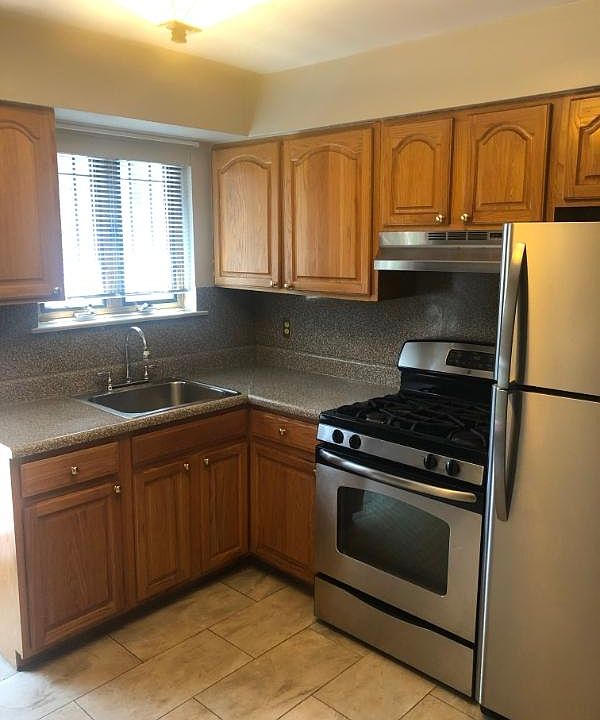 1st image of 11 1st St APT 1