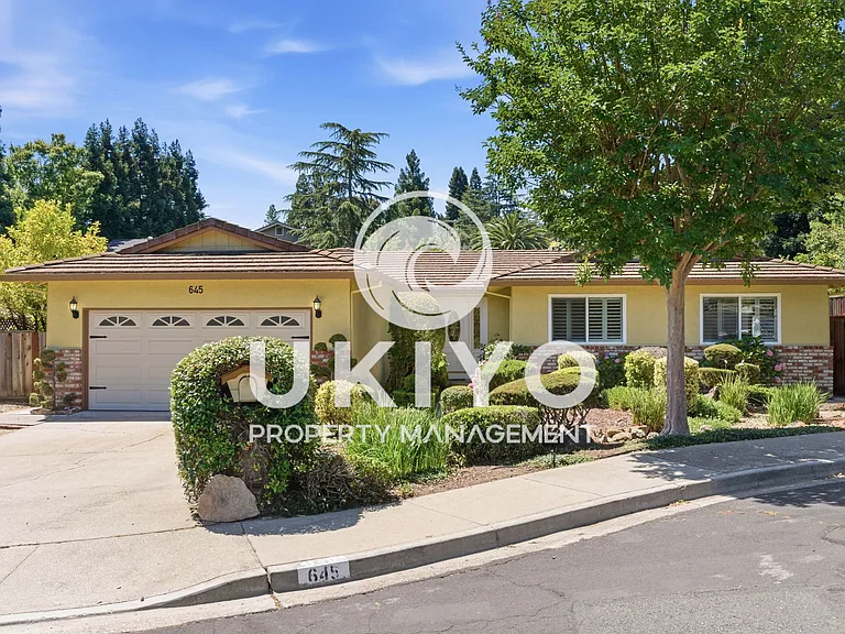 645 Keith Ct — Photo 62