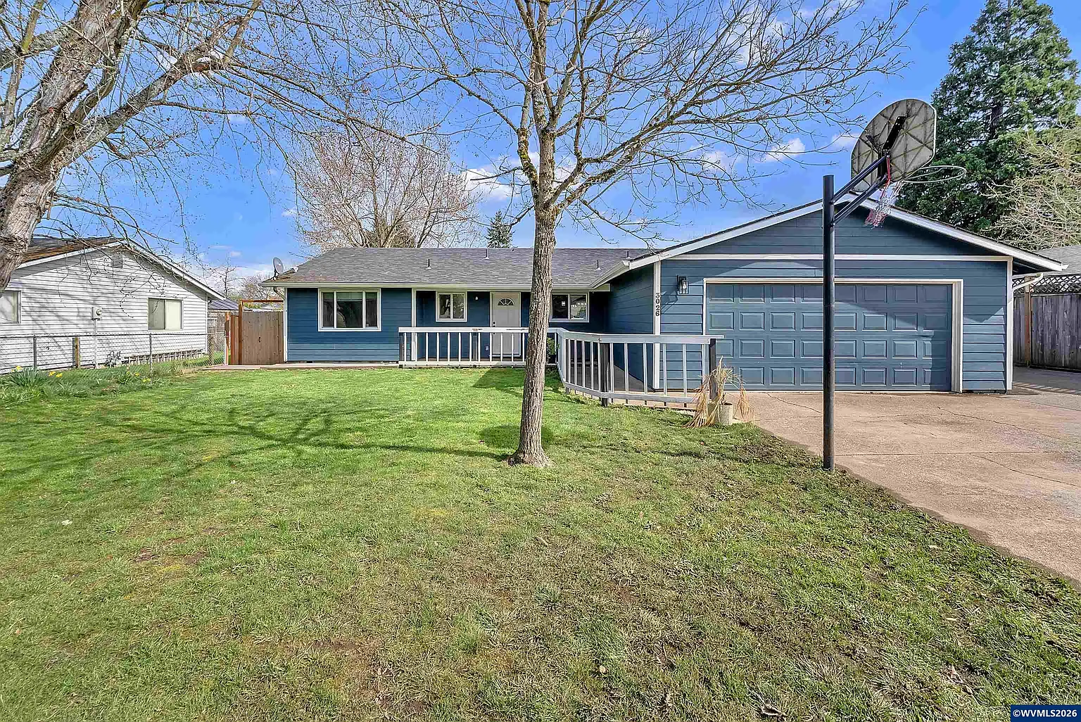 3026 Ella Ln NE photo 1