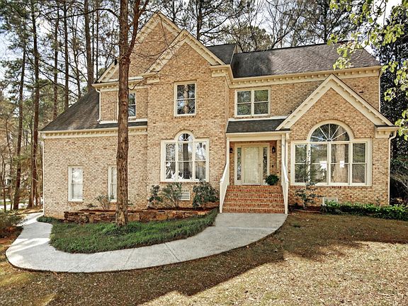 2nd image of 100 Juniper Ct