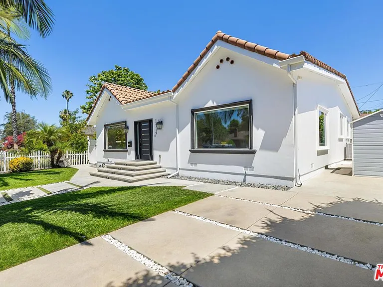 12719 Tiara St — Photo 3